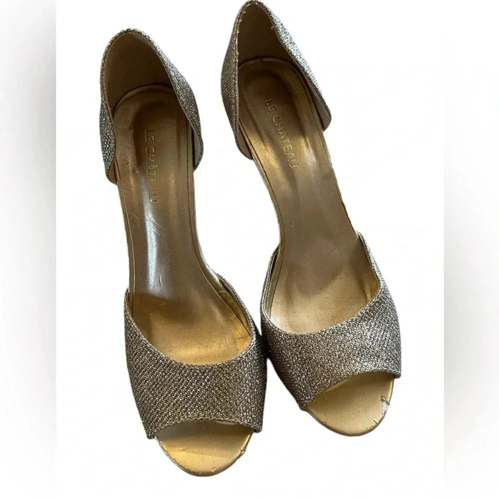 Le Château gold color rhinestones heels size 6.5